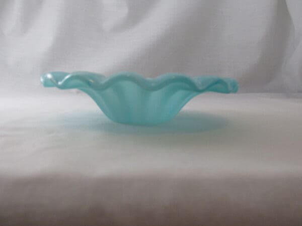 Carribbean Blue & White Streaky Sunburst Bowl - Image 3