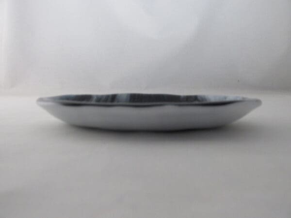 White & Black Wispy Soap Dish - Image 2