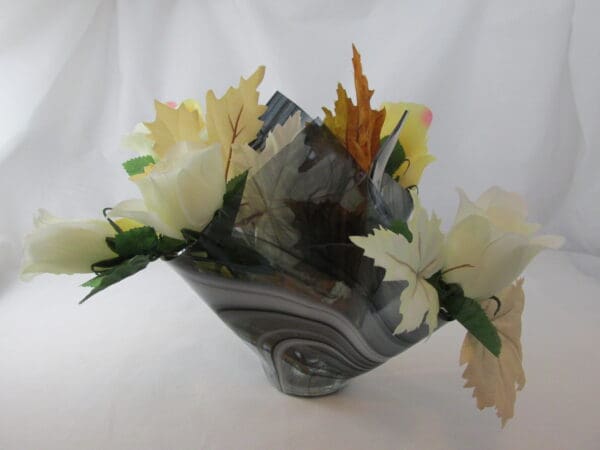 Black & White Baroque Centerpiece Vase - Image 3