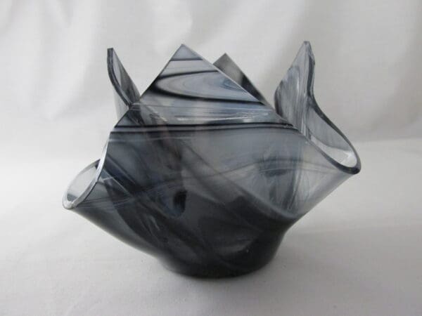 Black & White Streaky Lotus Votive Holder - Image 2