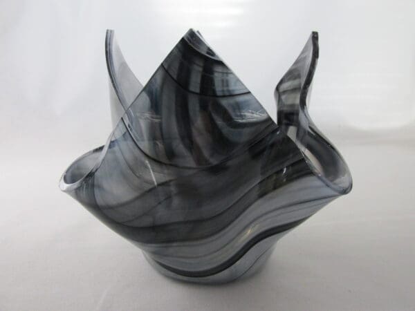 Black & White Streaky Lotus Votive Holder - Image 3