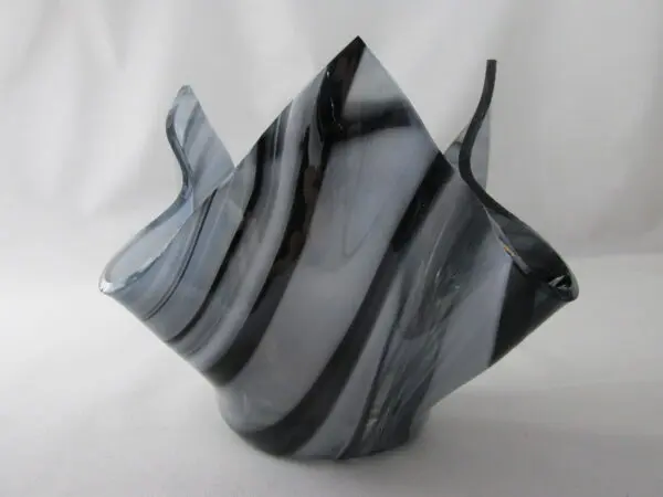 Black & White Streaky Lotus Votive Holder - Image 3