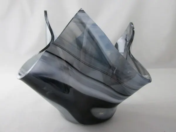 Black & White Streaky Lotus Votive Holder - Image 2