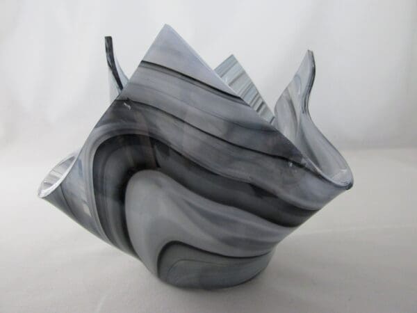 Black & White Streaky Lotus Votive Holder - Image 3